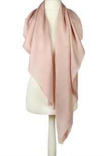 Elegancka chusta kaszmirowa z jedwabiem pudrowy róż do osłonięcia ramion 110x110cm Magia Kaszmiru