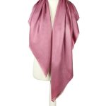 Stylowa chusta kaszmirowa wrzosowa z dodatkiem jedwabiu w dużym rozmiarze 110x110cm Magia Kaszmiru