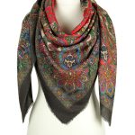 Czarna chusta wełniana damska 140x140 cm w orientalne wzory