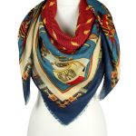Niebieska chusta wełniana damska 140x140 cm z motywem egipskim