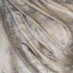 Beżowy szal jedwabny Paisley 70 × 200 cm