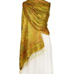Elegancki złoty szal jedwabny z orientalnym wzorem paisley 70x200cm