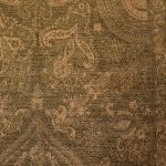 Beżowy szal damski 70x200 z wełny merino i jedwabiu we wzór paisley