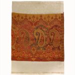 Jesienny beżowy szal damski 70x200 z wełny merino i jedwabiu we wzór paisley