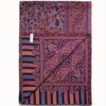 Fioletowy szal damski 70x200 z wełny merino i jedwabiu we wzór paisley