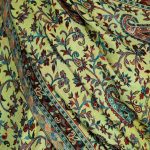 Żółty szal wełniany damski dwustronny z orientalnym wzorem paisley