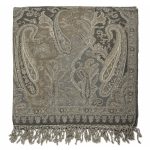 Dwustronna beżowa chusta wełniana 140x140 cm w szarobrązowy wzór paisley, duża ciepła chusta damska ze 100% wełny.