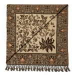 Dwustronna brązowa chusta wełniana damska 140x140 cm, elegancka chusta ze 100% wełny z roślinnym ornamentem na szyję i ramiona.