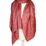 Różowy szal kaszmirowy damski 70 × 200 cm w przygaszonym odcieniu dusty pink do płaszcza na ramiona