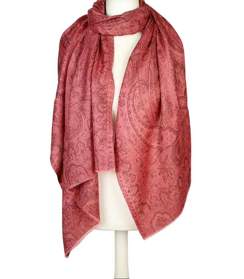 Różowy szal kaszmirowy damski 70 × 200 cm w przygaszonym odcieniu dusty pink do płaszcza na ramiona