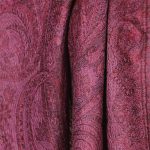 Wrzosowy szal kaszmirowy damski 70 × 200 cm z dekoracyjnym wzorem paisley